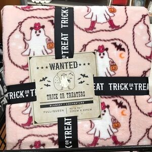 Trick or treaters ghost cowboys queen sized blanket, NEW!